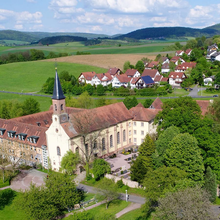Tagungszentrum Schmerlenbach mit Wallfahrtskirche