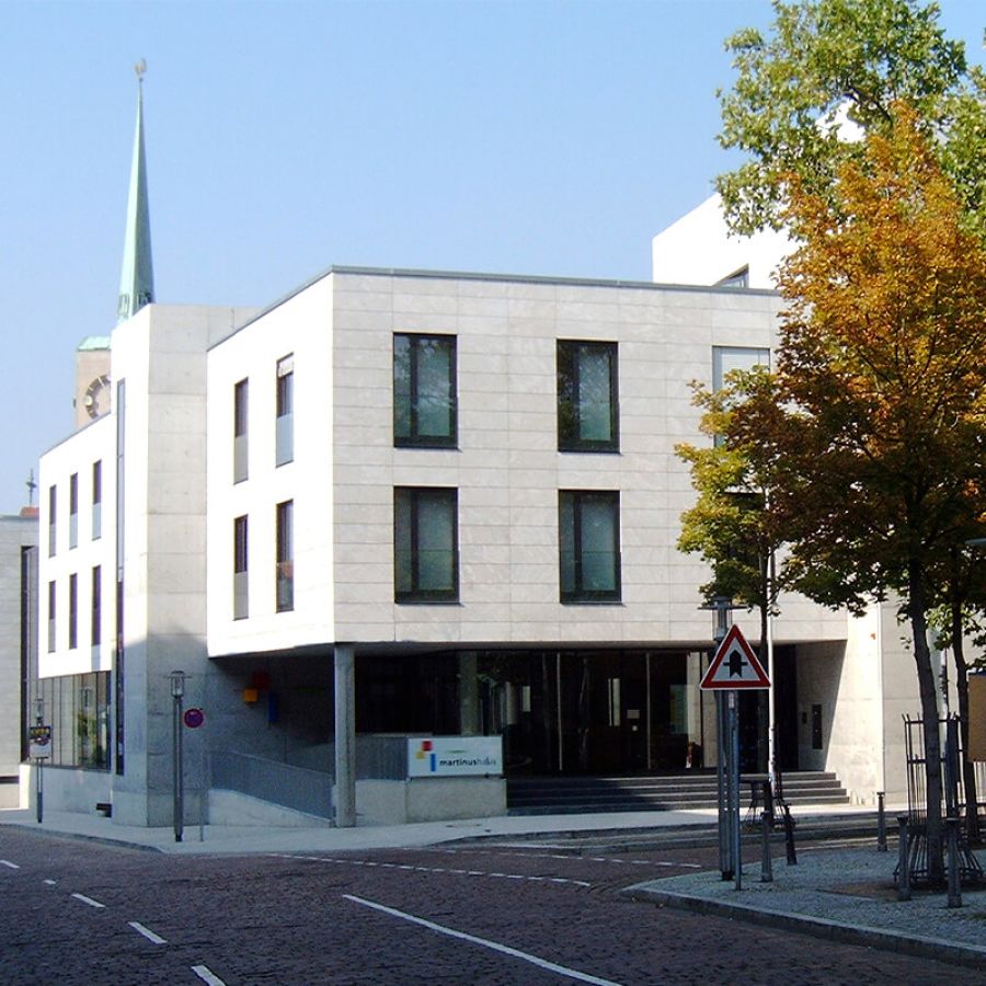 Frontansicht vom Martinushaus in Aschaffenburg